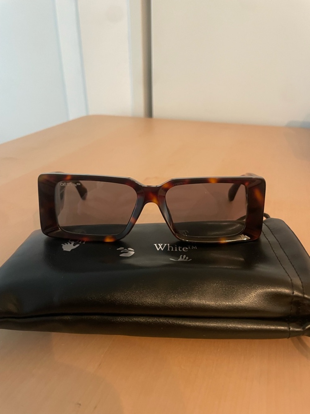 Off-White Tortoiseshell Rectangular Sunglasses - Dark Lens - Picture 5 of 9